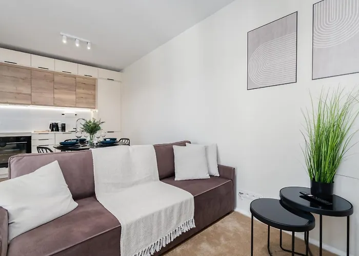 Modern&cozy Garbary With Parking And Balcony By Renters شقة بوزنان