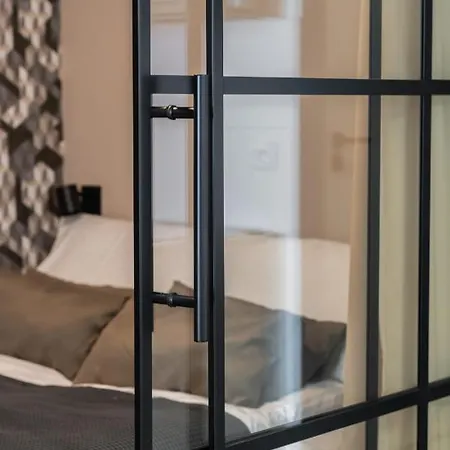 Apartment Modern&cozy Garbary With Parking And Balcony By Renters