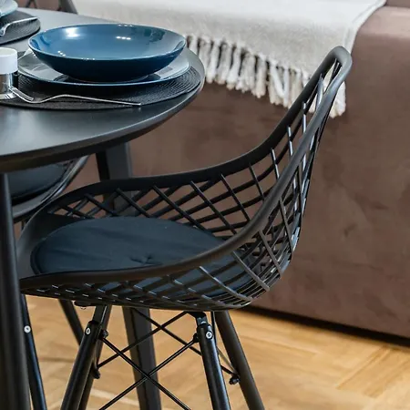 Modern&cozy Garbary With Parking And Balcony By Renters דירה פוזנן