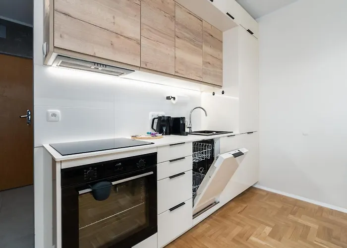 Modern&cozy Garbary With Parking And Balcony By Renters *