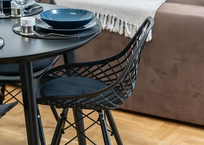 Modern&cozy Garbary With Parking And Balcony By Renters Appartement Poznań