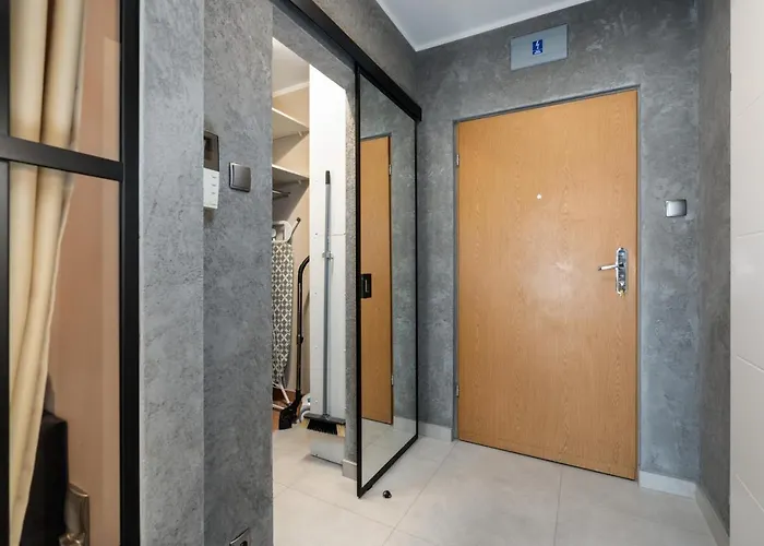 Modern&cozy Garbary With Parking And Balcony By Renters * Познань